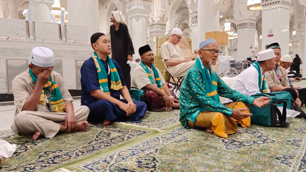 keistimewaan memberangkatkan umroh orang tua